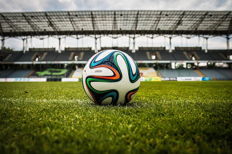 jarmoluk-soccer-488700_1920.jpg