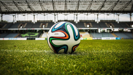jarmoluk-soccer-488700_1920.jpg