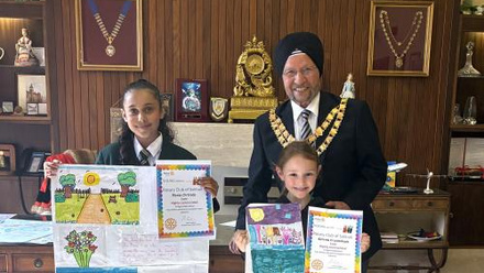 new mayor with rotary art competition commended_0 (1).jpg