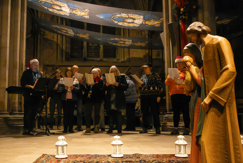 Lichfield Cathedral.jpg