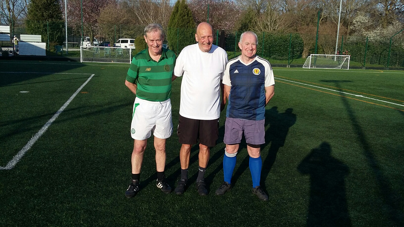 showerbox-runners-and-friends-ewen-kinnear-bruce-loudon-and-don-russell(897048)