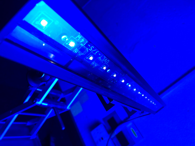 uv lamp.jpg