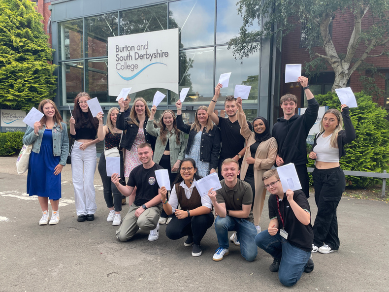 results-day-group-shot(904434)