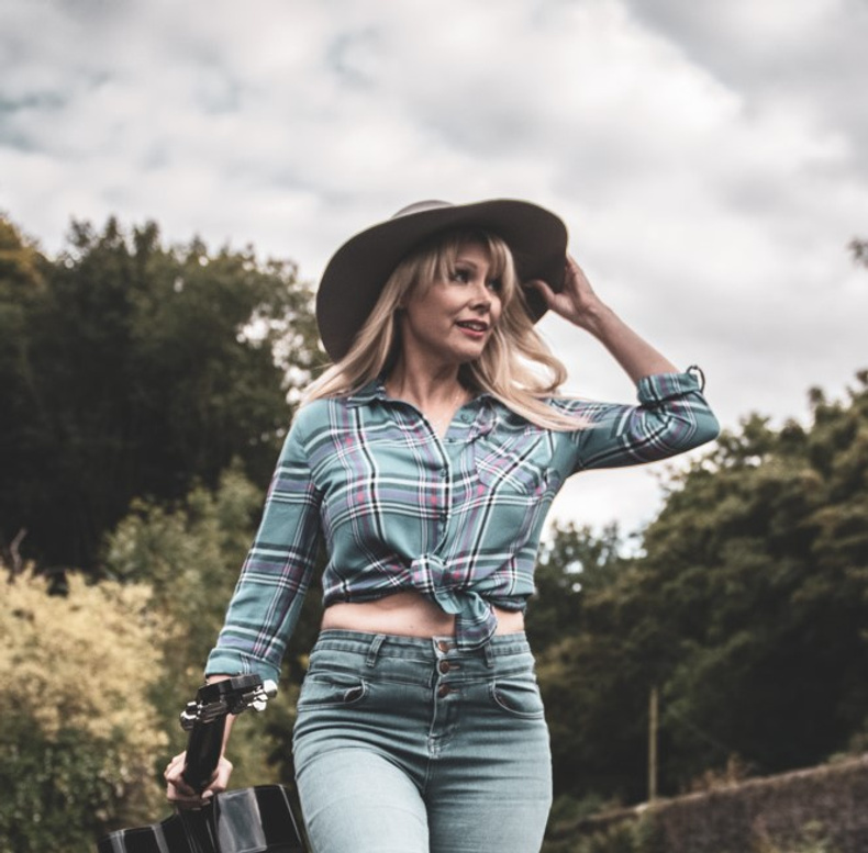 Sarah Riches.jpg