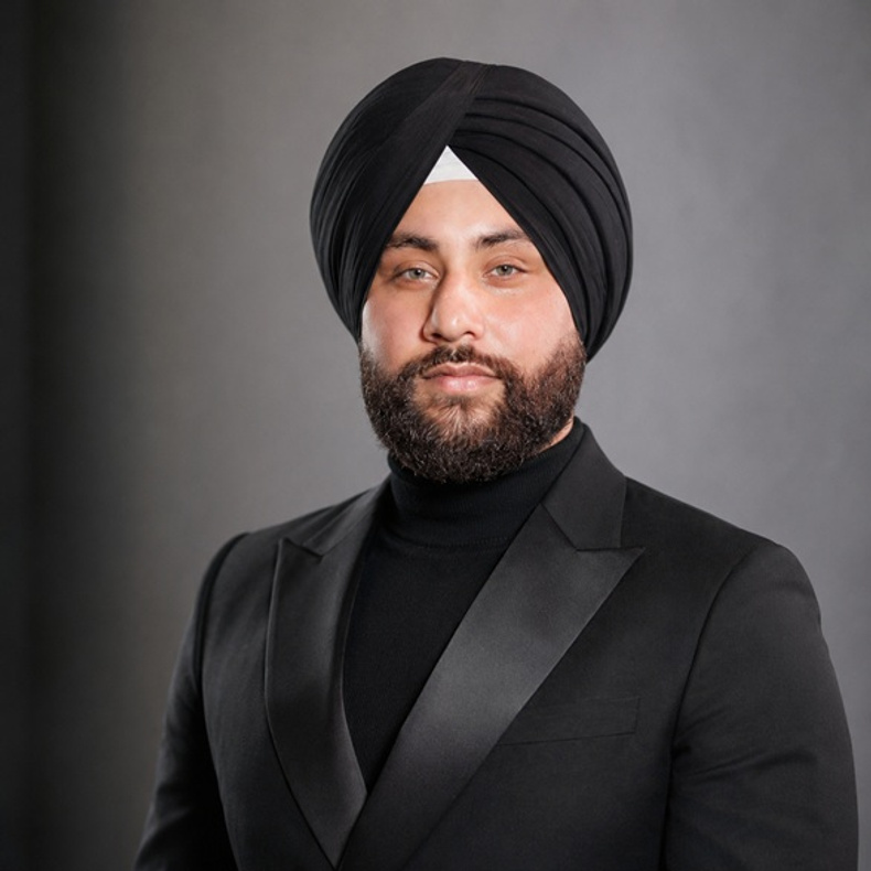 Mikey-Singh-Soho-Tavern.jpg