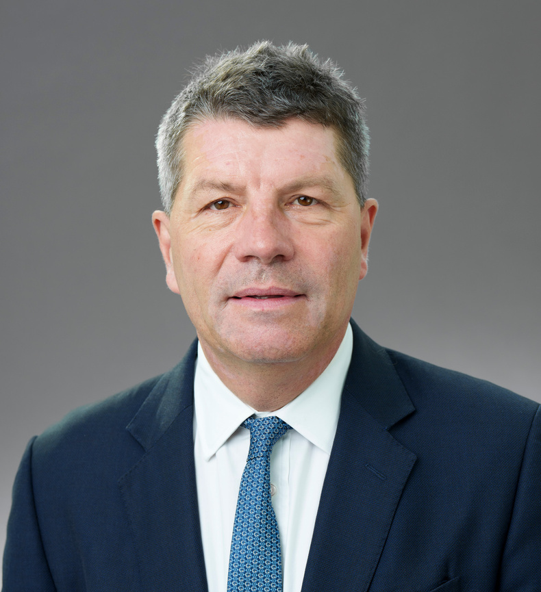 Rupert Cecil Headshot.jpg