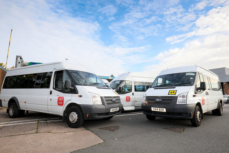 neat-minibuses(889378)