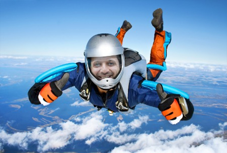 saqib-skydive-mockup(903775)