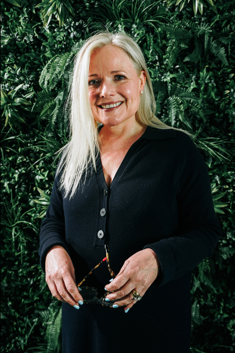 Elisabeth Lewis-Jones.jpg 1