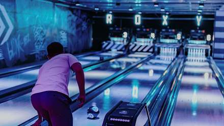RL+-+HIGH+STREET+-+CHELTENHAM+-+OPENING+NIGHT+-+BOWLING+24.jpg