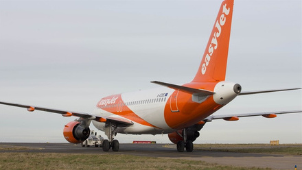 easyjet log.jpg
