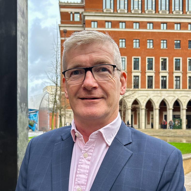 rob-robinson-director-avison-young(901220)
