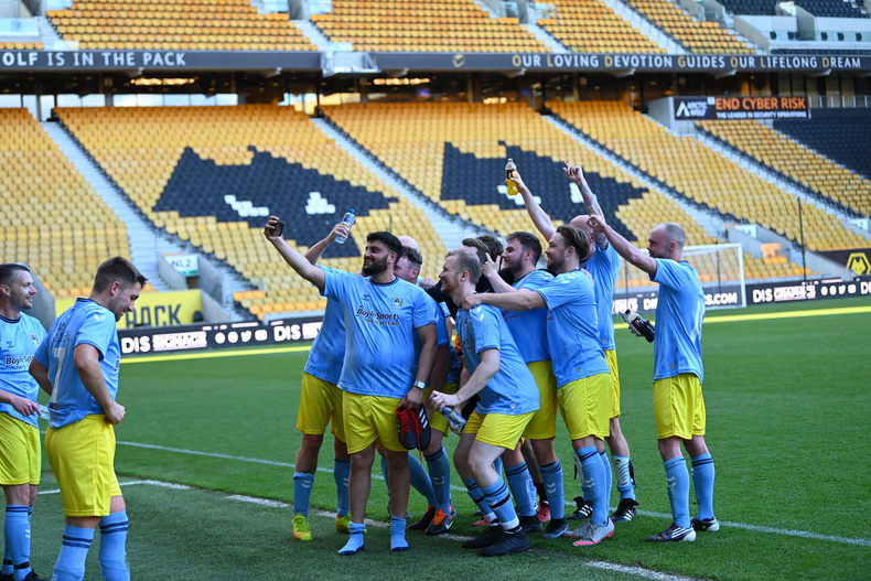 waa-chosen-ukraine-charity-football-match-image-3(898000)