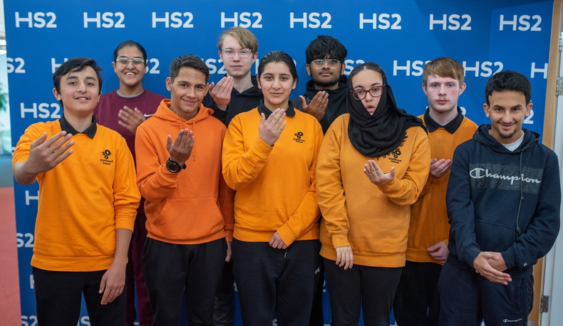 hs2-deaf(899831)