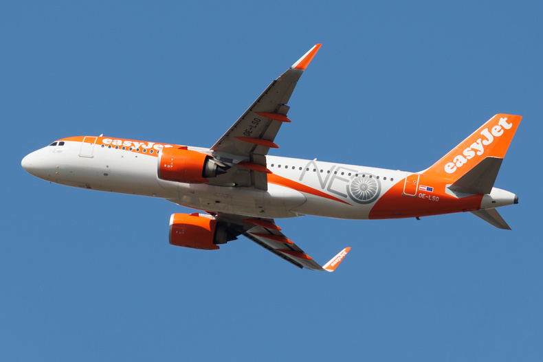 eastJet-plane.jpg
