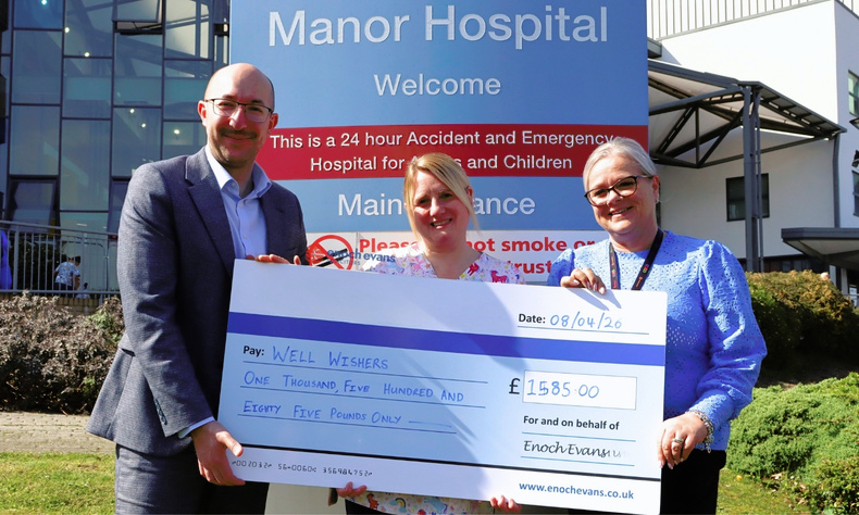 Well wishers cheque presentation photo.jpg