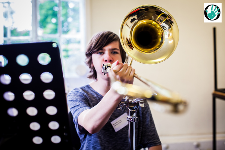 ohmi-musician-playing-the-one-handed-trombone(893473)