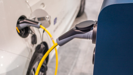 electric-vehicle-charging-credit-ivan-radic(897174)
