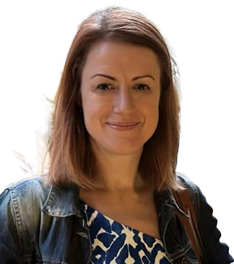 Caroline Smith no background.png