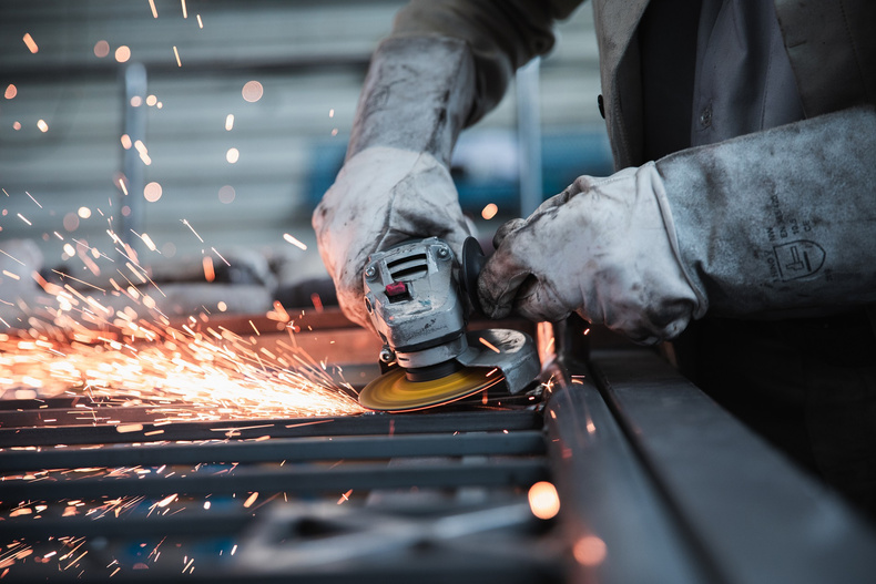 worker-g2e7466eb2_1920(894396)