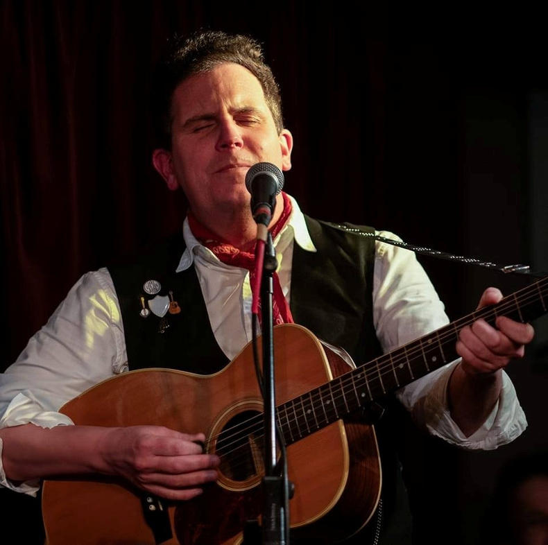 Warren James.jpg