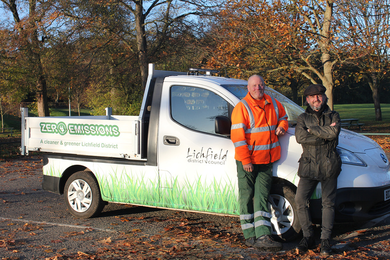 shaun-watton-and-cllr-ashley-yeates(895036)