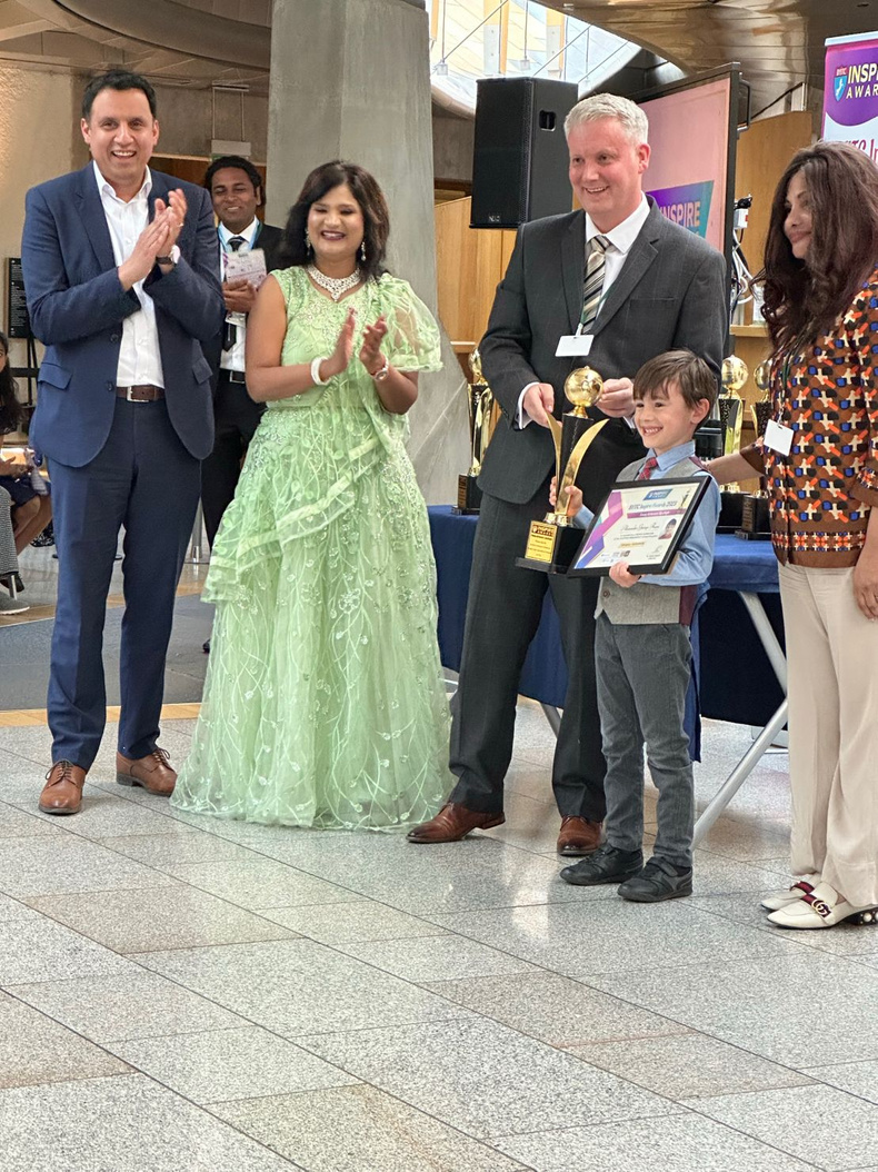 alexander-at-the-awards(903590)
