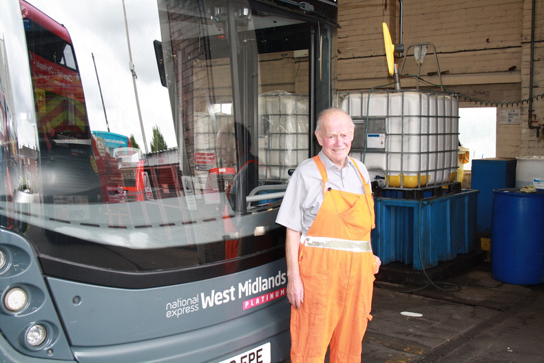 len-stanton-national-express-west-midlands(904279)