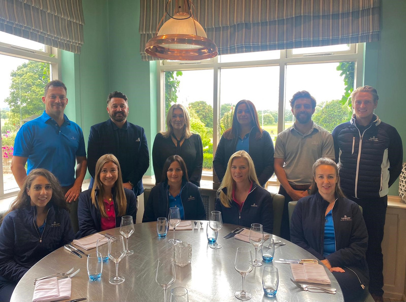 sales-team-at-the-belfry(893250)