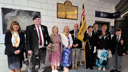 wolverhampton station ww1 plaque.jpg