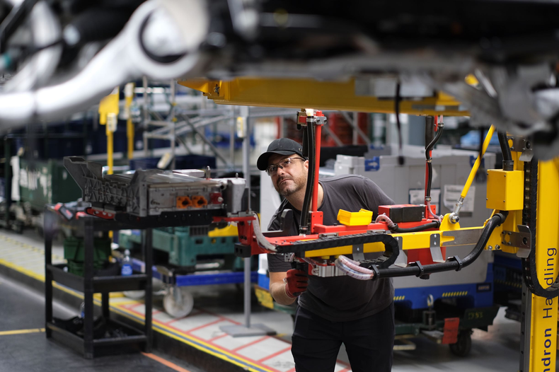 jlr-new-jobs(904363)