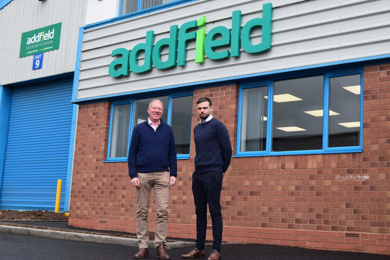 james-penney-darwin-alternatives-l-and-derek-carr-addfield-r-outside-the-head-offices-in-burntwood-staffordshire(902411)