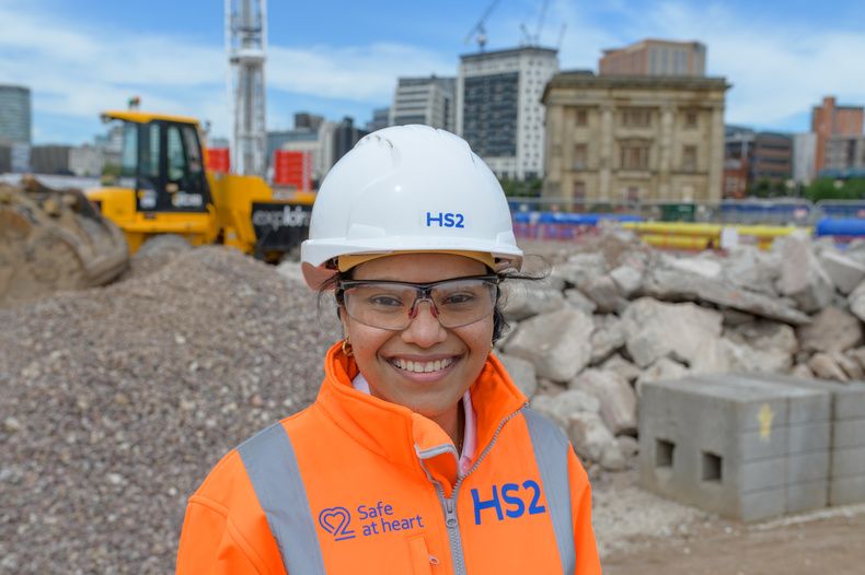hs2-apprentice-kate-pictured-at-the-curzon-st-station-site(894702)
