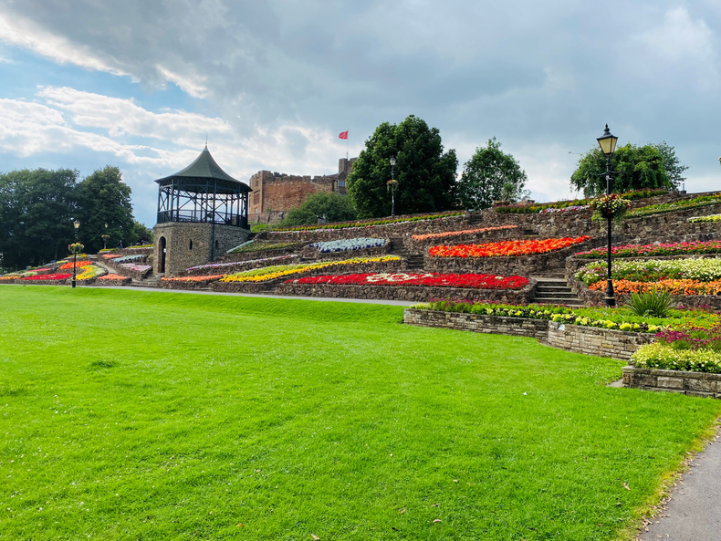 castle-grounds-summer-21(897579)