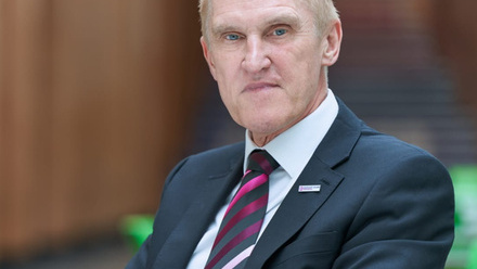 Mike Hopkins.jpg 1