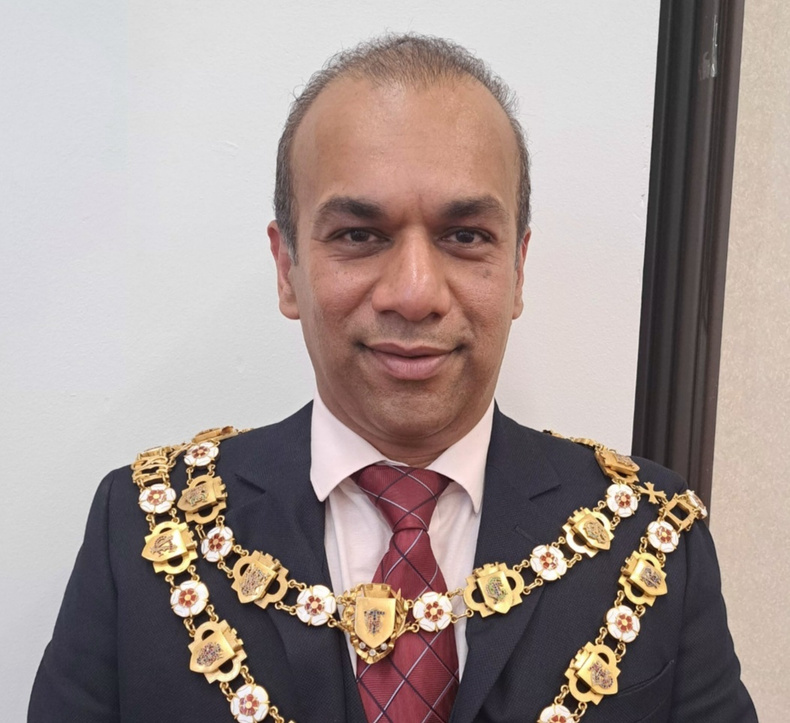 Sutton-Cllr-Raut-Mayor.jpg