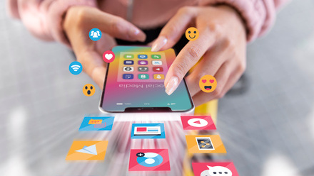 social-media-marketing-concept-marketing-with-applications.jpg