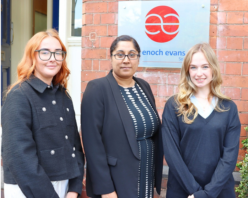 enoch-evans-trainees.jpg