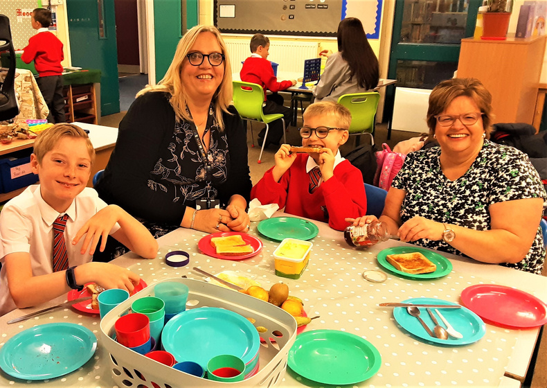 wellbeing-breakfast(900411)