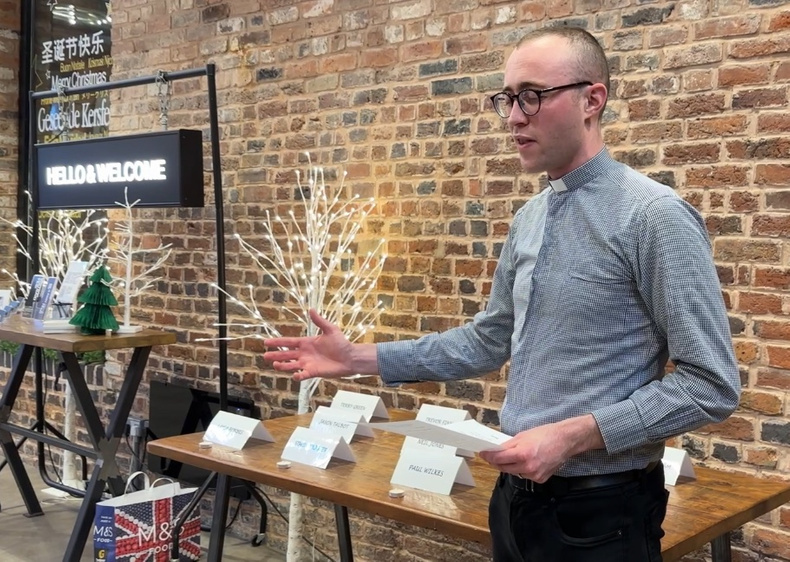 Tim-Bateman-leading-prayers.jpg