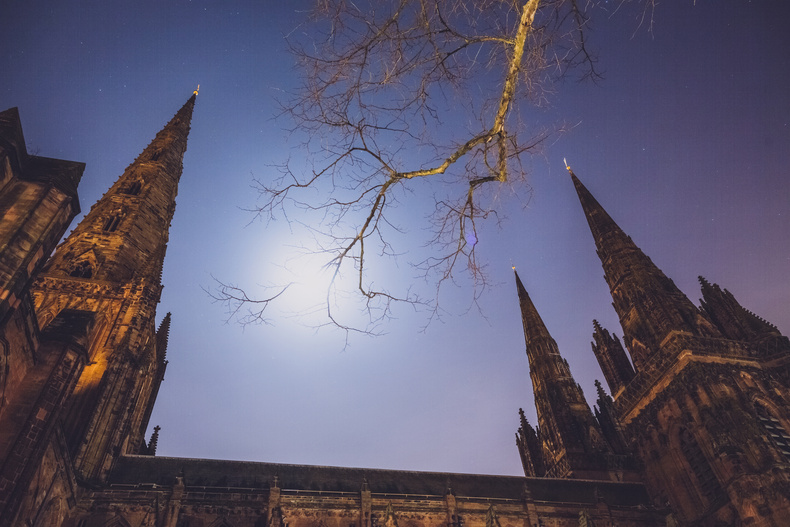 lichfield-cathedral-at-night(897672)