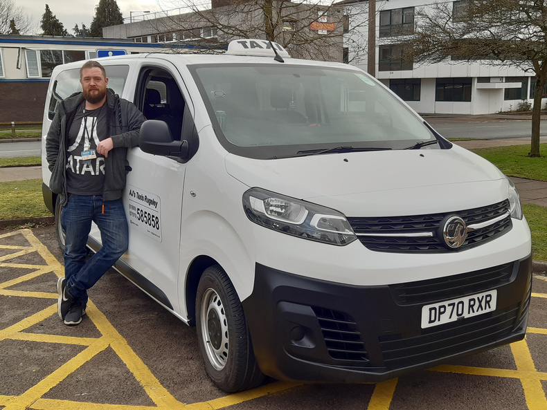 leigh-andrews-aj-taxis(889275)