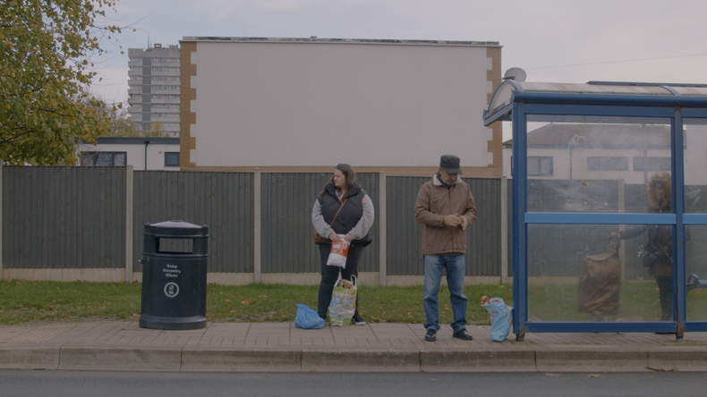 kerry-at-bus-stop(900632)