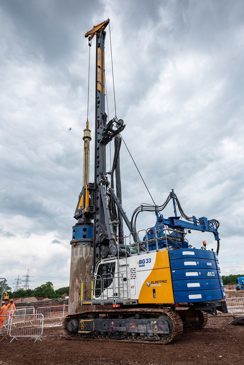 hs2-drilling-rig(898077)