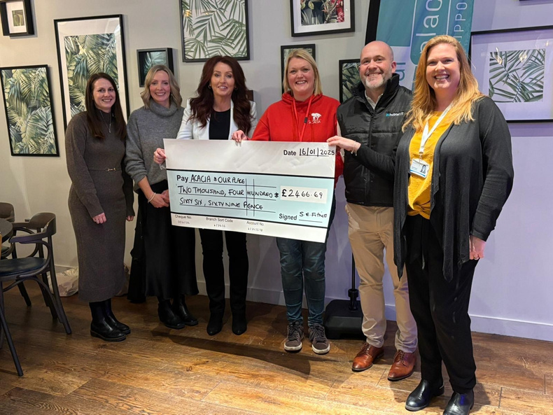 Santa Fun Run cheque presentaion.jpg