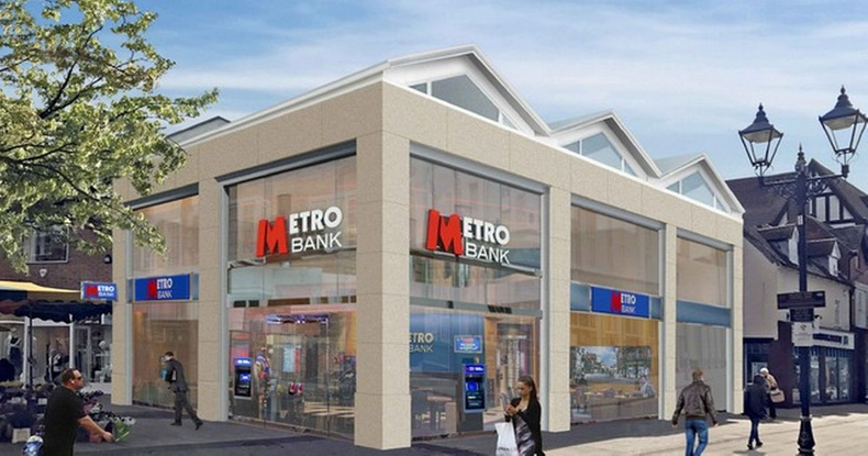 metro-bank-solihull-high-street(896990)