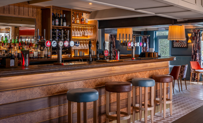 Bulls Head pub.jpg