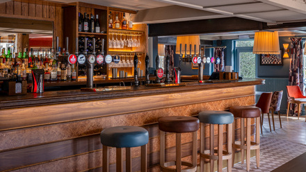 Bulls Head pub.jpg