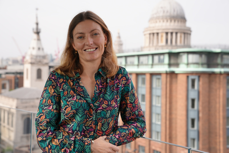 Lindsay James photo.JPG