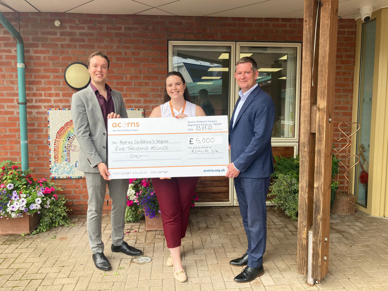 rohlig-and-acorns-cheque-presentation-1(904725)